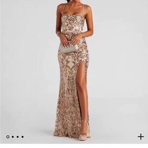 Kinsley Formal Sequin
Mermaid Dress